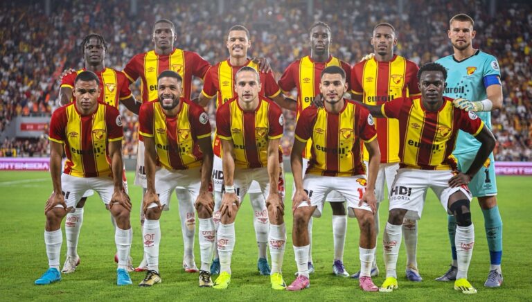 goztepenin-savunmasi-gecilmez-kale-3-macta-da-gol-izni-yok-4gcNEti1.jpg
