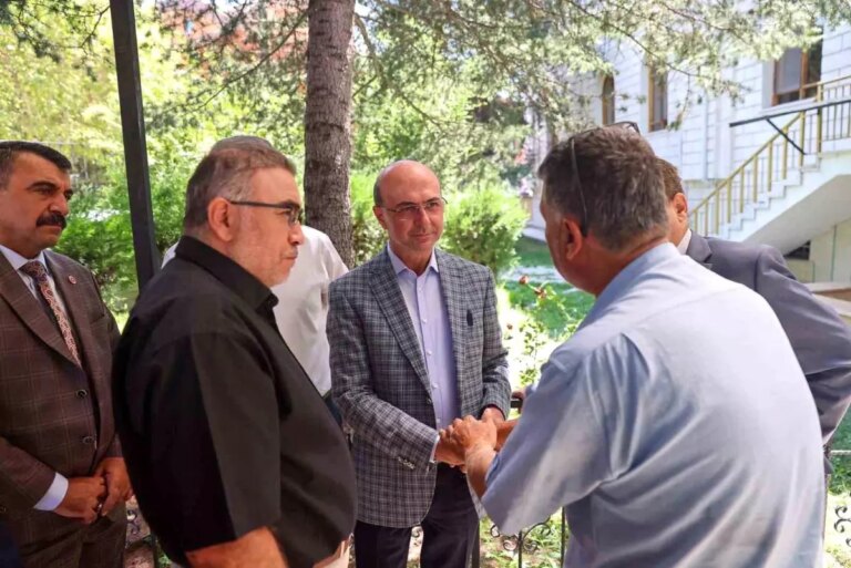 selcuklu-belediyesinden-cuma-bulusmalariyla-vatandaslarla-bulusma-8N8JGKeq.jpg